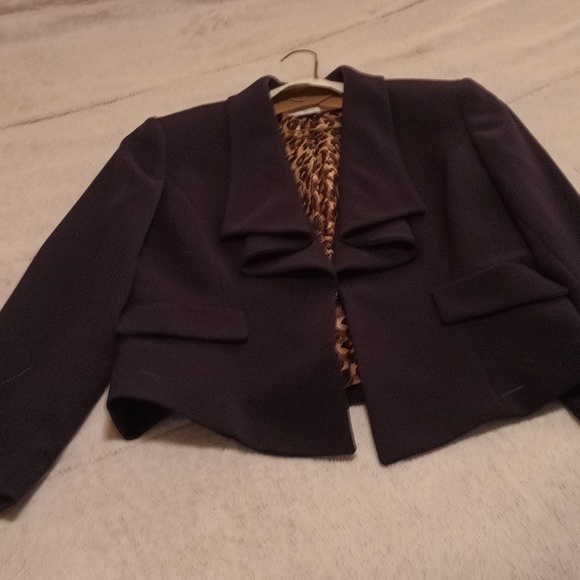 1 TAHARI Arthur s. Levine petite and 1 Le Suit petite. - Picture 3 of 3